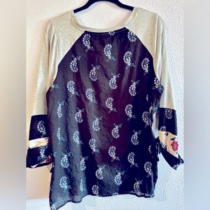 Dress Barn grey and Navy with Paisley like printed Blouse. 1X